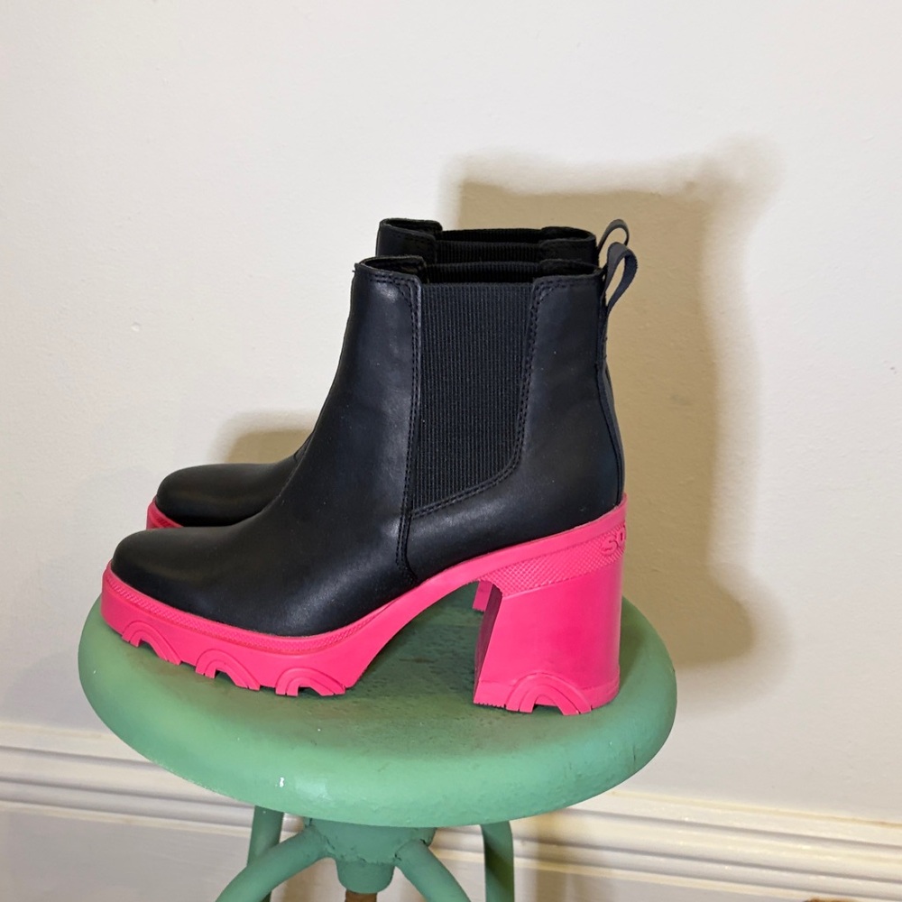 Sorel Black and Hot Pink Platform Chelsea Bootie - Women